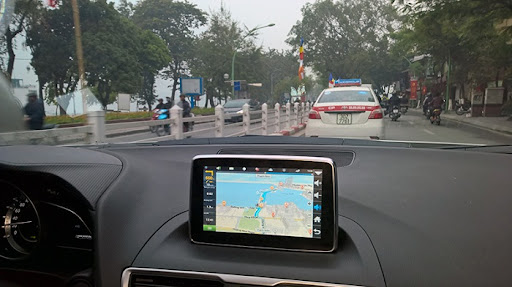 Hệ thống chỉ dẫn đường GPS vô cùng hữu ích đối với những tài xế thường xuyên phải di chuyển xa